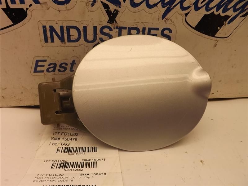 TAURUS    2002 Fuel Filler Door 152552