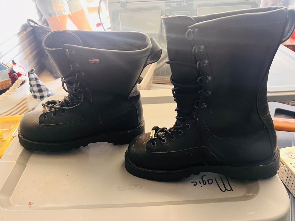 Men's Black Daner Combat Boots Size 7.5 Rugged Military Style Footwear