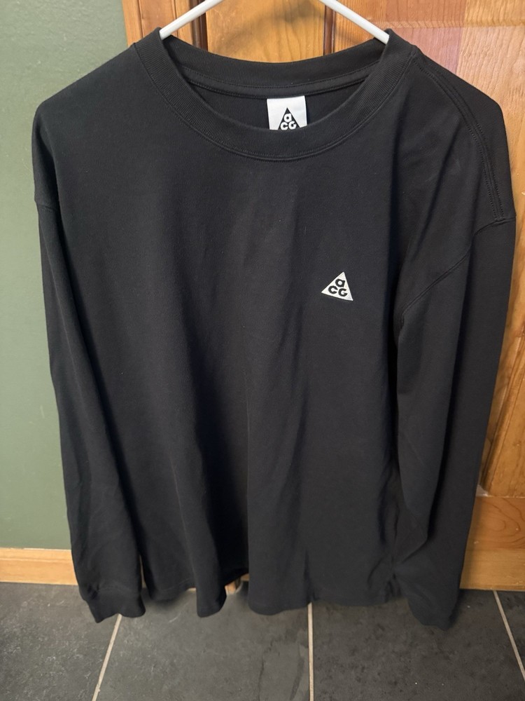 Nike ACG Long Sleeve T Shirt Men’s Medium
