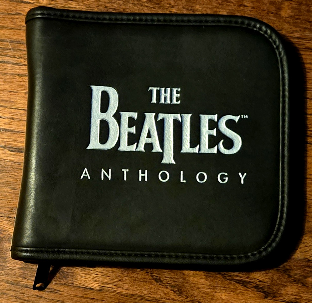 The Beatles Anthology CD Carrying Case Zipper 1996 Apple Corp NOS Leatherette