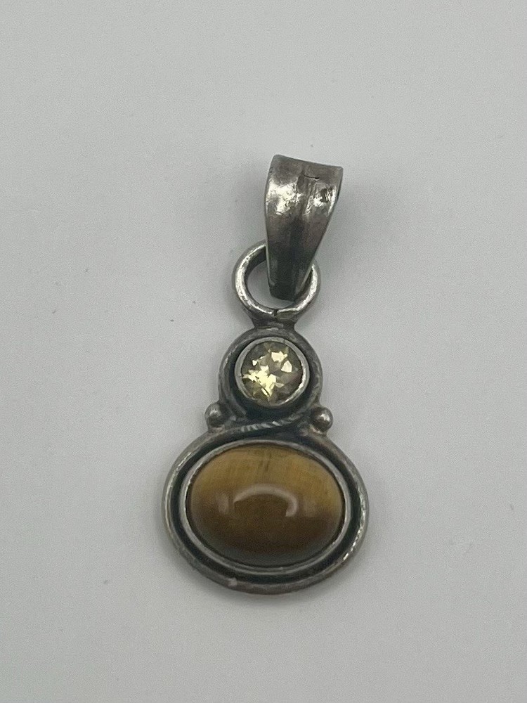 Beautiful Vintage .925 Sterling Silver Tigers Eye Pendant