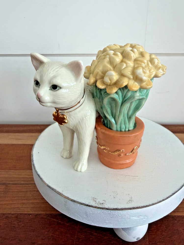 Vintage Lenox May Flowers Kitty Cat Porcelain Figurine