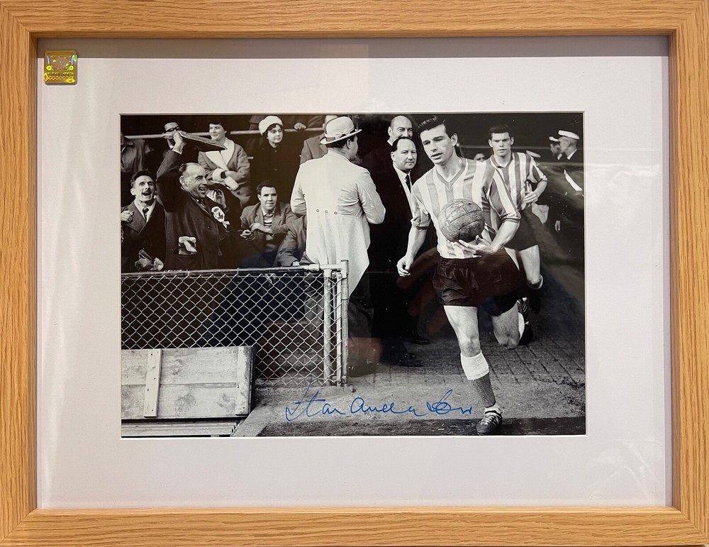 Stan Anderson Sunderland FC Legend Hand Signed 16' x 12' Oak Framed Photo  & COA