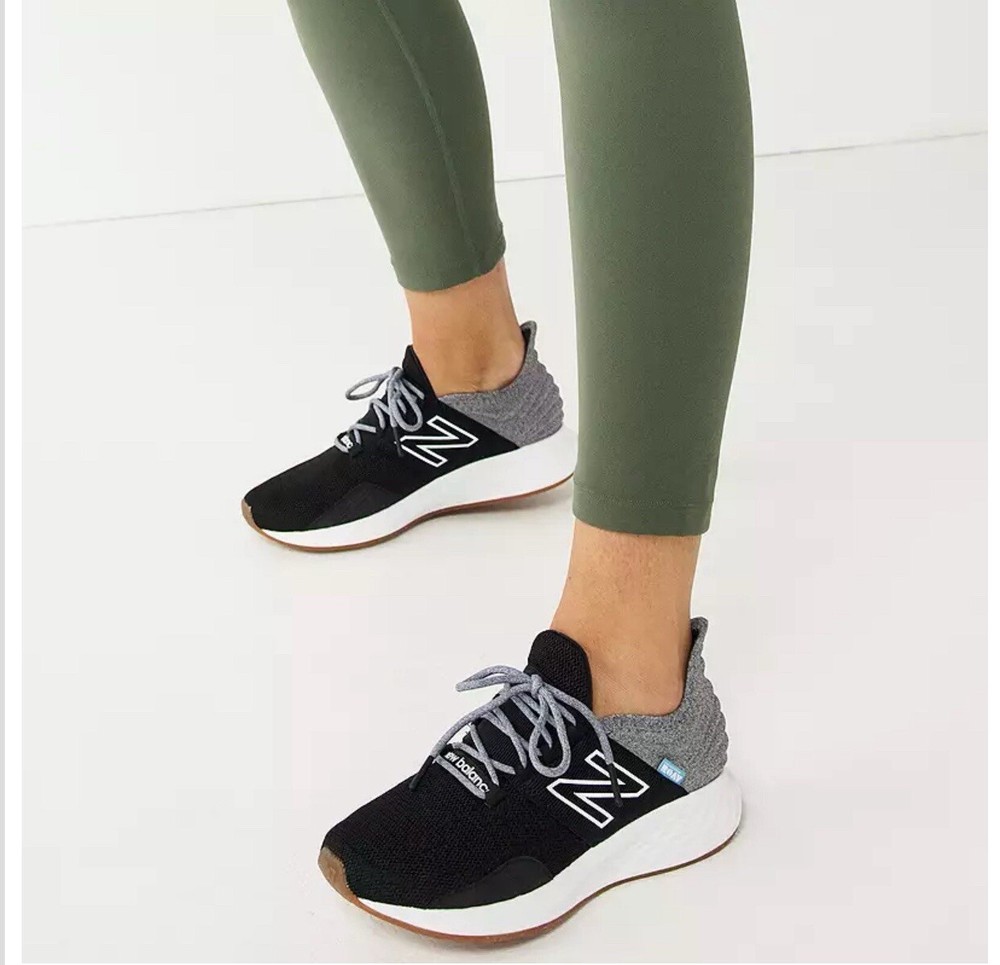 New Balance Fresh Foam Roav Sneakers - Black Light Aluminum Grey Womens Size 6