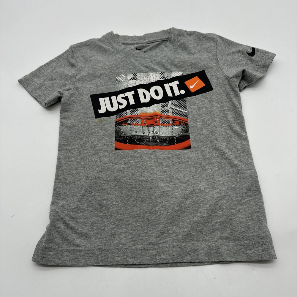 The Nike Tee Just Do It T-shirt Youth Boys XS Gray Graphic Print Logo.#35074