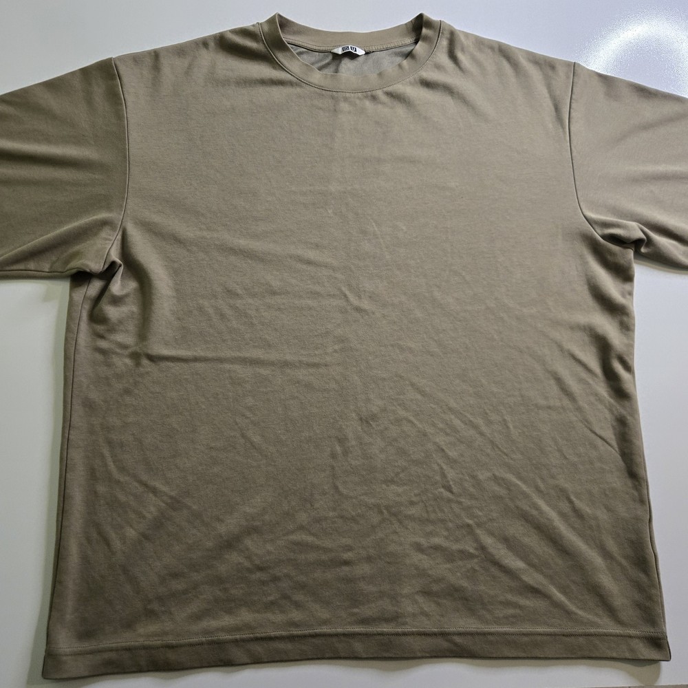 Uniqlo AIRism Men’s XL Solid Green Crew Neck Short Sleeve Knit T-Shirt
