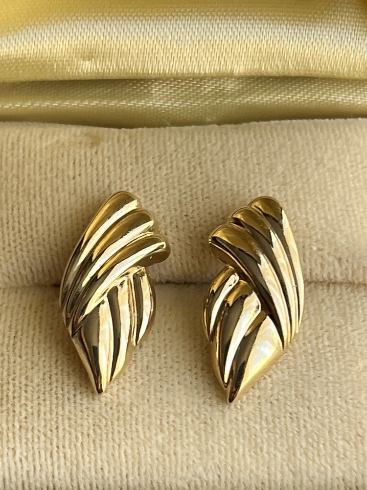Vintage Monet Gold Leaf Pierced Stud Earrings