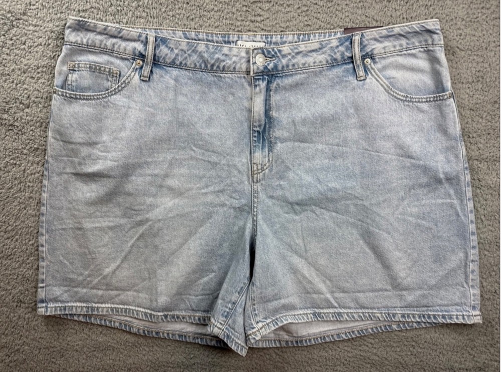 New Women’s Size 22 High Rise Blue Light Wash Midi Shorts By AVA & VIV   1910