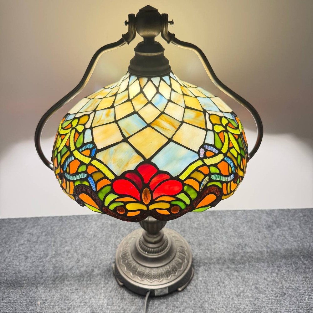 Vintage Tiffany Style Floral Table Lamp 20