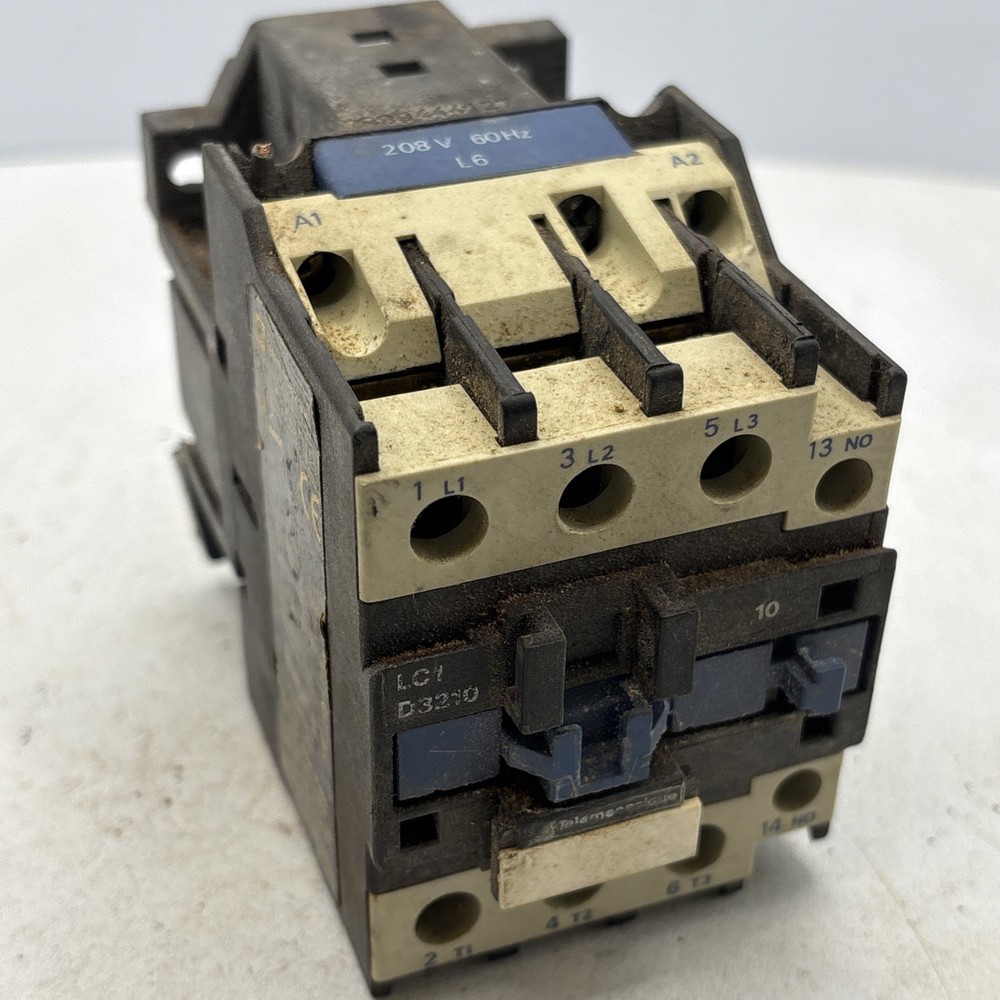 Telemecanique LC1 D3210 Contactor