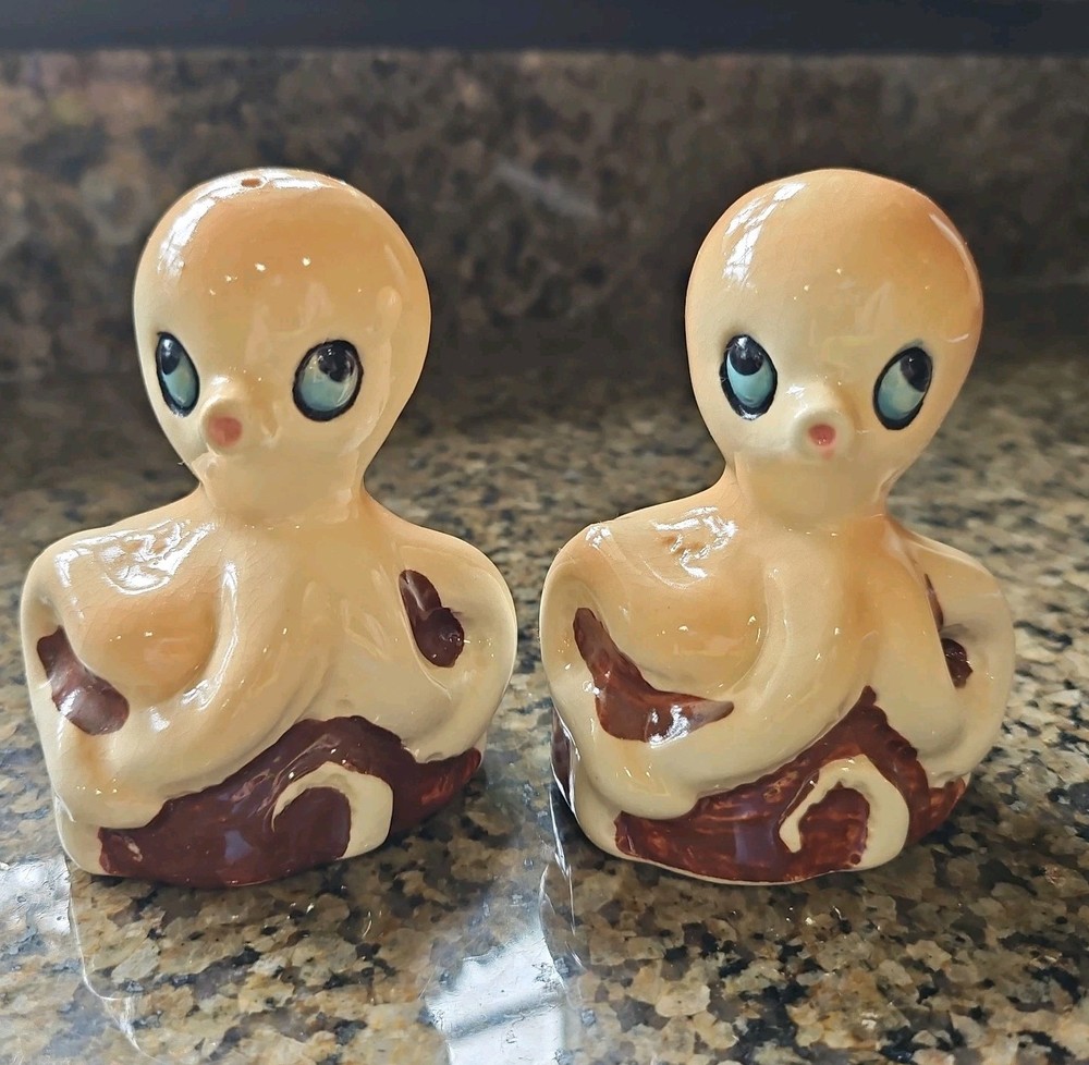 Vintage 50s Anthropomorphic Large Octopus Salt & Pepper Shakers Set