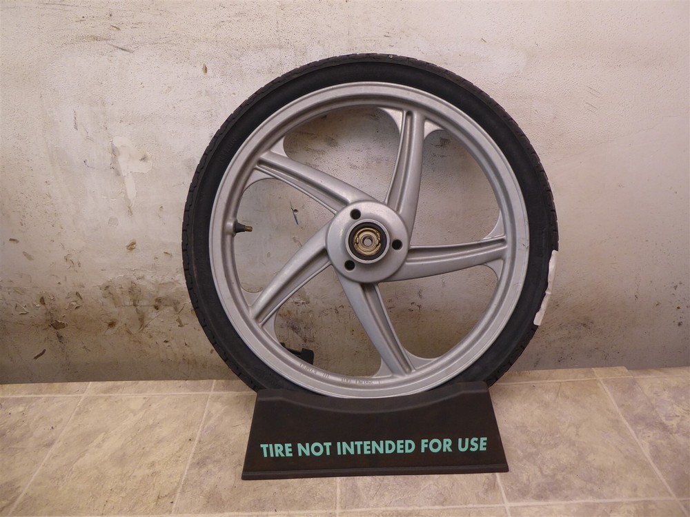 2005 Kymco People 50 S861-3) front wheel rim 16in