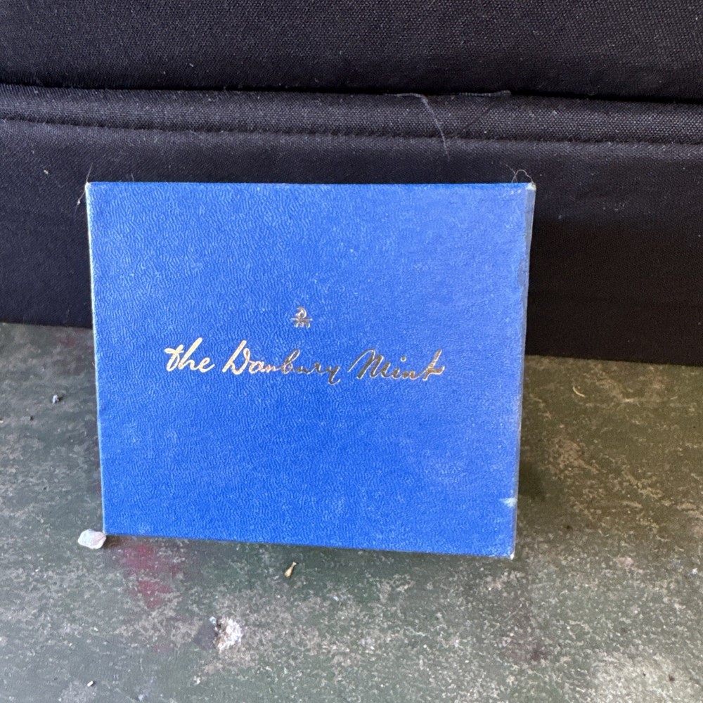 Danbury Mint 1980 First Edition Porcelain Easter Egg Violets Trinket Box with Original Packaging
