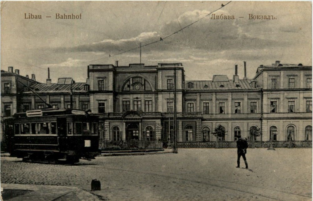 Libau station with tram -460912