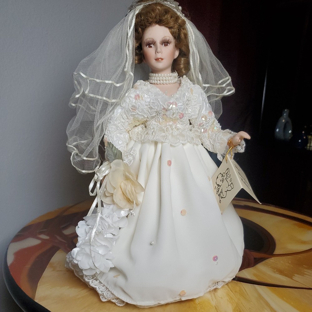 VINTAGE Porcelain Doll The Broadway Collection, Bride, wedding.