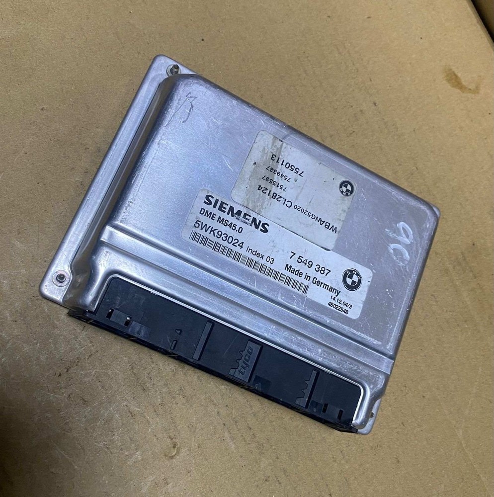 2004 BMW 525i 5 Series E60 E61 Engine Control Unit 7549387