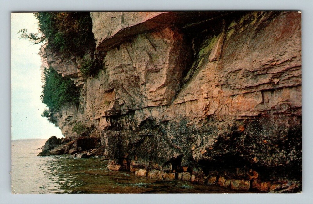 Door County Peninsula WI-Wisconsin, Gill's Rock Vintage Souvenir Postcard