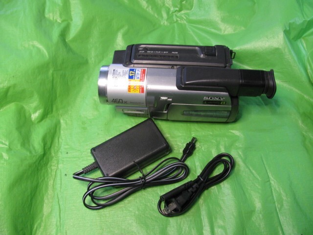 Sony Handycam CCD-TRV68 Hi-8 Analog Camcorder