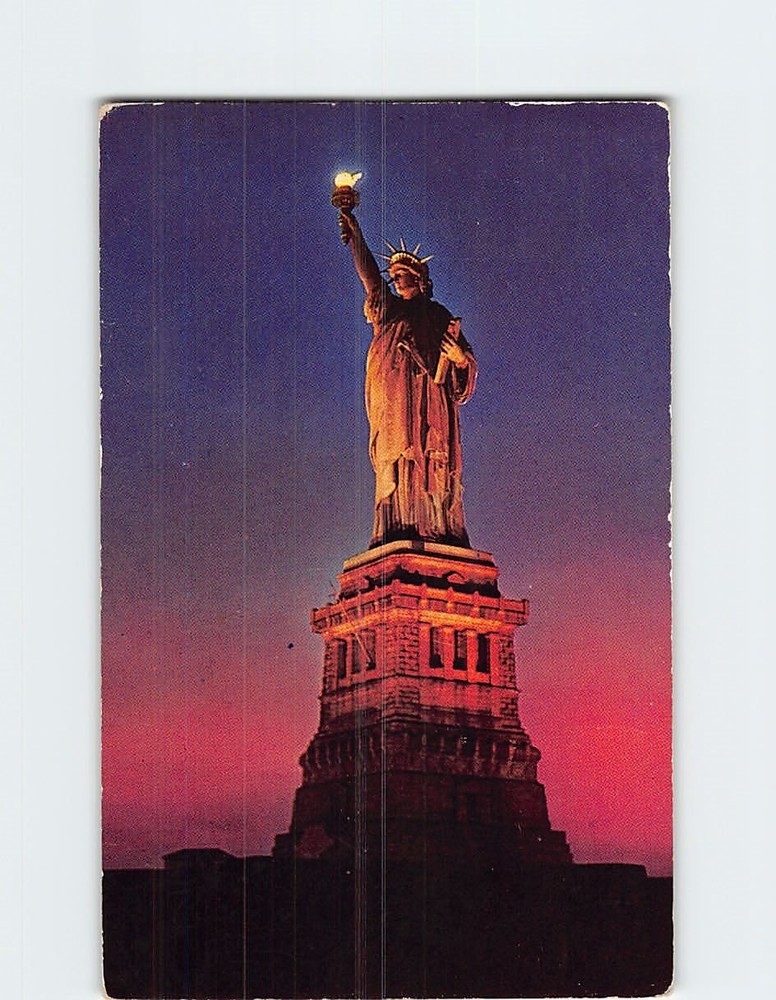 Postcard The Statue Of Liberty USA