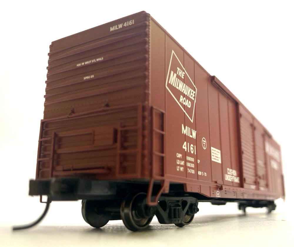 Atlas 20004190 – HO Scale Milwaukee Road ACF 60' Double Door Auto Parts Box Car