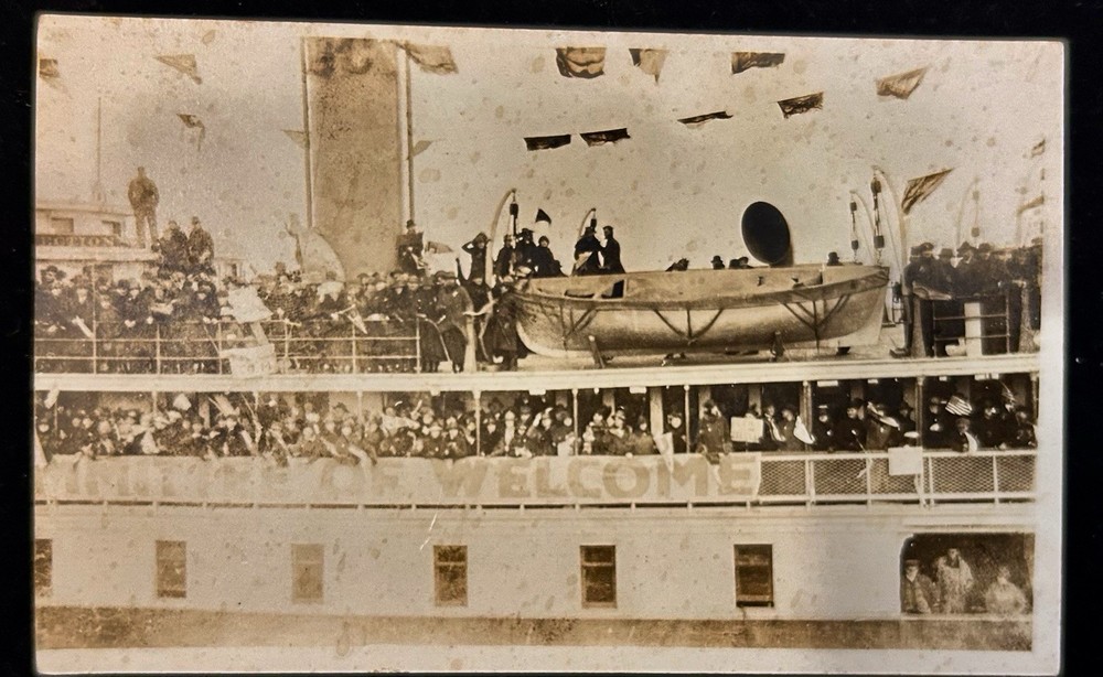 c1919 RPPC - Committee of Welcome Ship - Manhattan NY - Returning WWI Troops