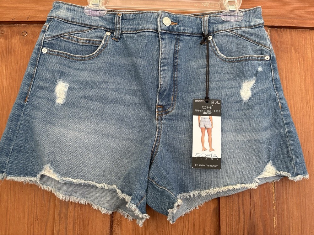 NWT Sofia Vergara Chi Denim Jeans Distressed Shorts Size 10 Women’s
