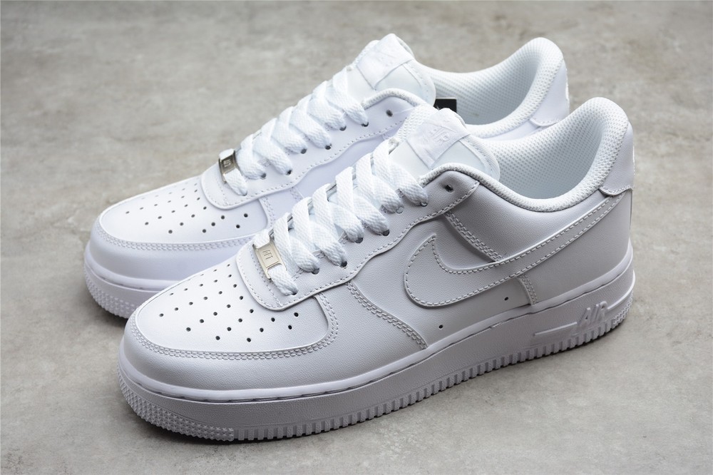 Nike Air Force 1 Low Triple White ‘07 BRAND NEW, MEN AND WOMEN SIZES