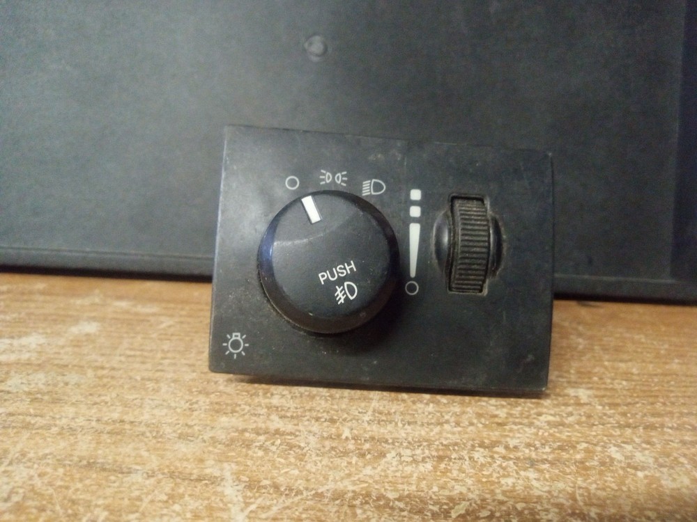 2006 Chrysler 300 Headlight & Fog Lamp Switch OEM 04602348AD 6238