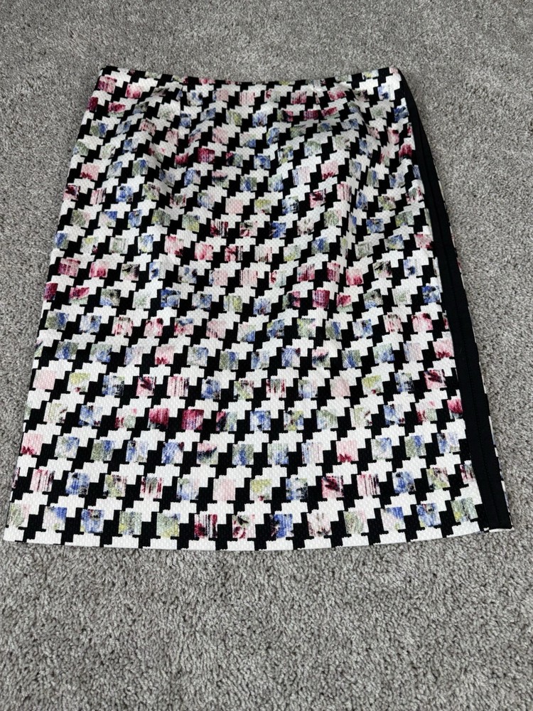 NWT White House Black Market Womens Skirt Size 12 Tuxedo Stripes With Geometric