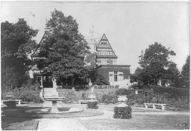 Photo:Tuxedo Park NY Mrs Richard Mortimer House Garden 1900s
