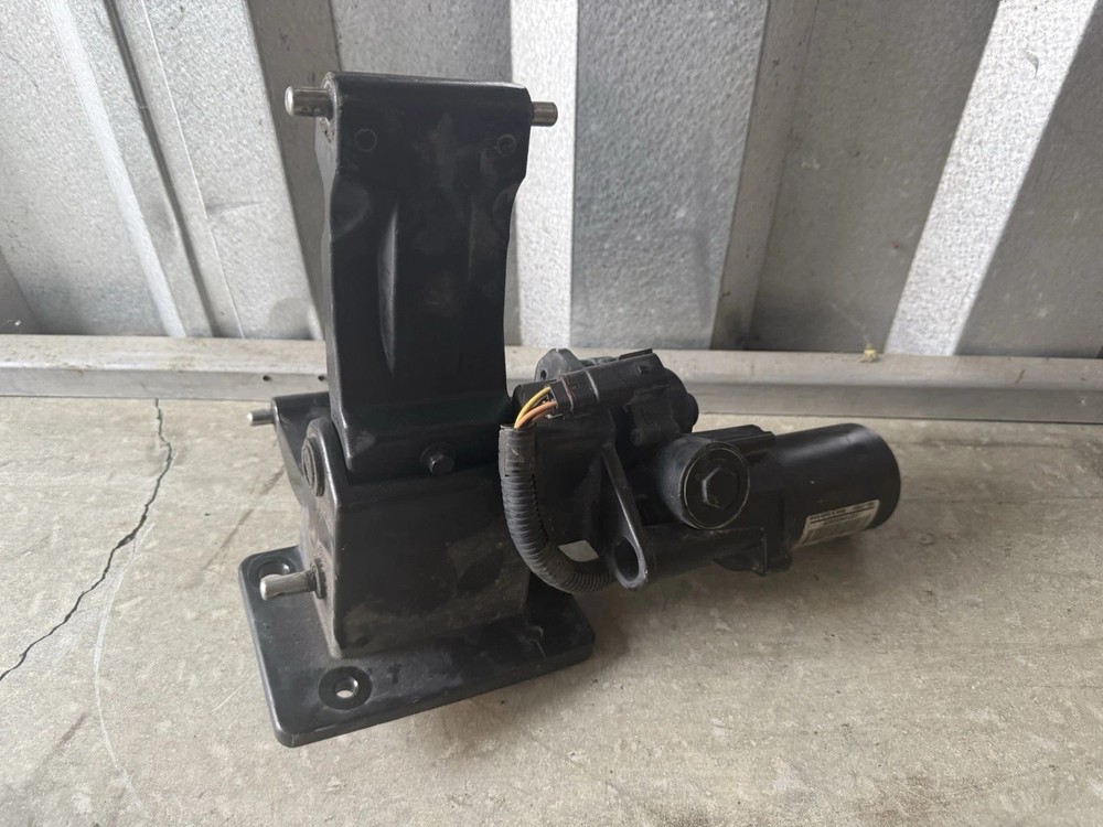 2019-2025 Ram 1500 Right Power Running Board Motor & Bracket 68275812AB OEM 1432