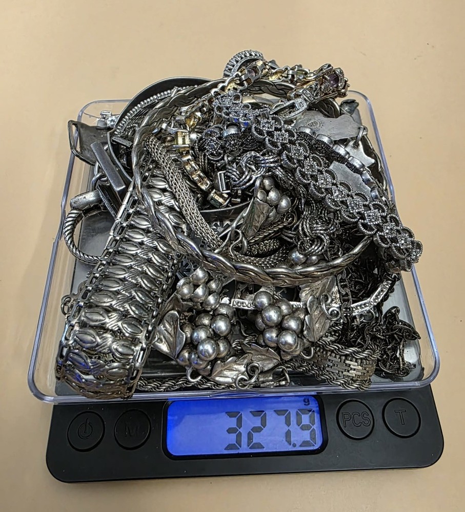 Huge Lot Of Sterling Silver 925 Wearable Jewelry Vintage Rings 327.9 grams