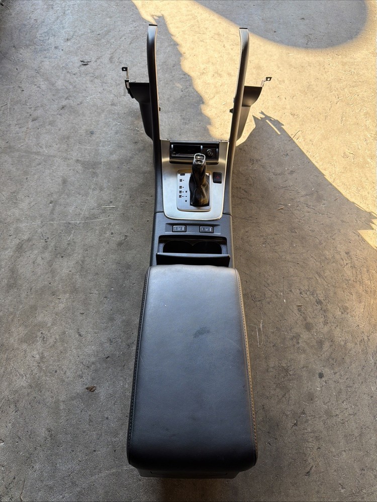 2005 07 INFINITI G35 Coupe ARMREST ARM REST CENTER CONSOLE LID OEM 2dr