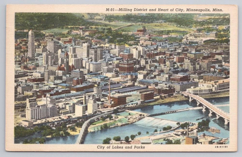 Postcard Milling District & Heart of City Minneapolis Minn. City of Lakes & Park