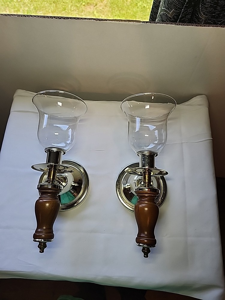 Pair Of Vintage HOMCO Wood -Brass Taper Candle Wall Sconces 7” with globes