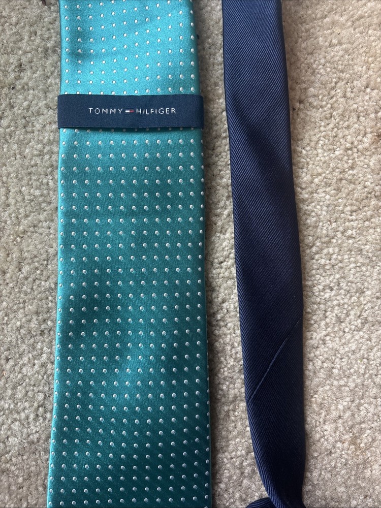NWT Tommy Hilfiger Men's Necktie 100% SilkDeck Dots Bright Blue/green