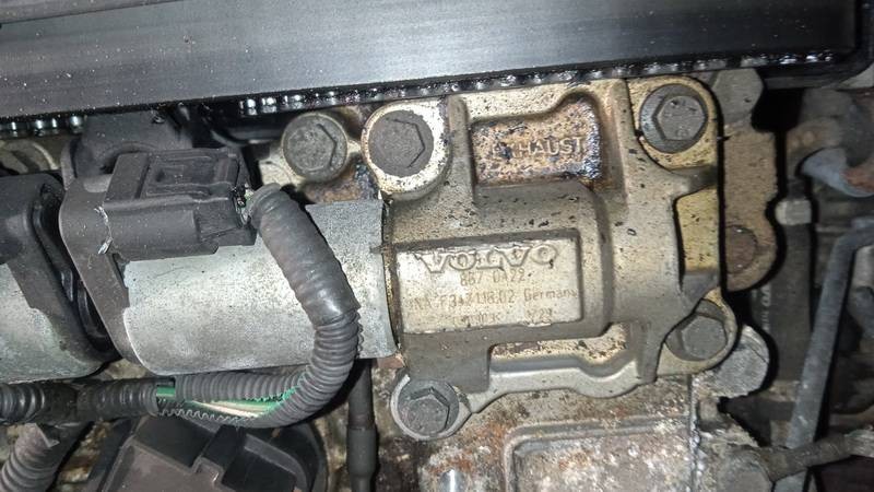 2004 Volvo XC90 Camshaft Adjuster Control Valve 8670422 F34711 2219093-08
