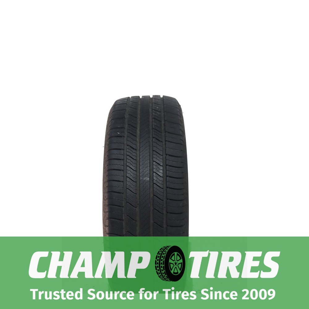 Set Of 2 P215/55R17 Michelin Defender2 94 H Used 9/32nds