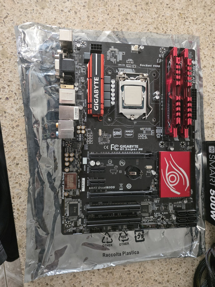 GIGABYTE G1.Sniper H6 ATX Motherboard, Intel Core i7-4790k CPU, DDR3, HDMI