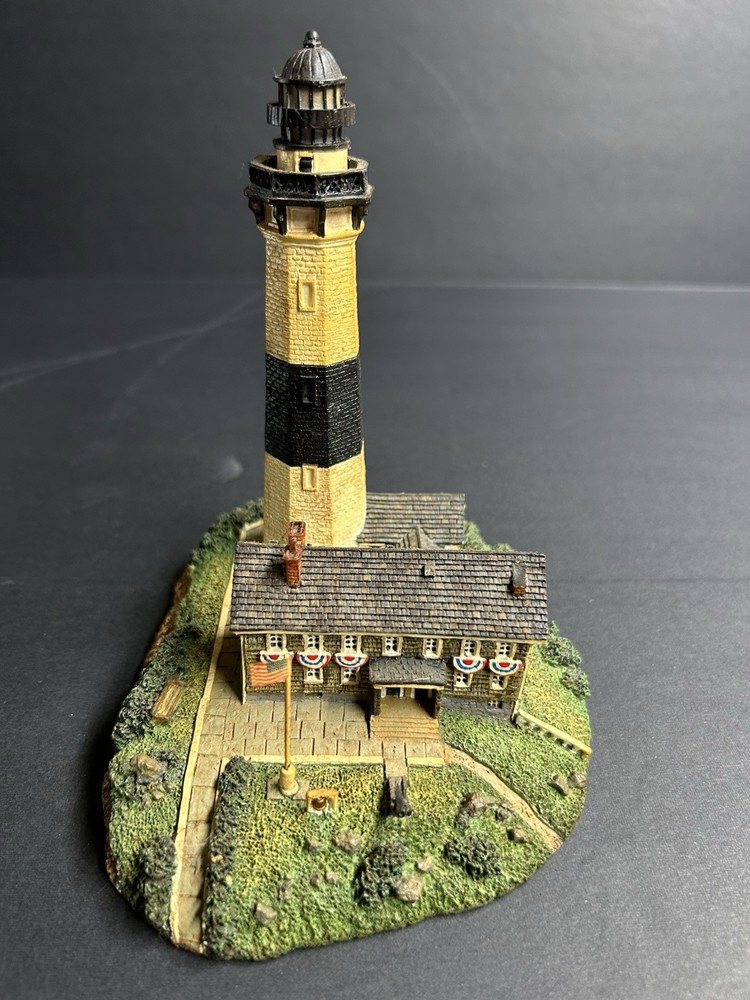 Danbury Mint Replica of Montauk Point Lighthouse (Beacons By The Sea)