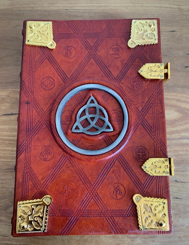 Charmed -  Book Of Shadows