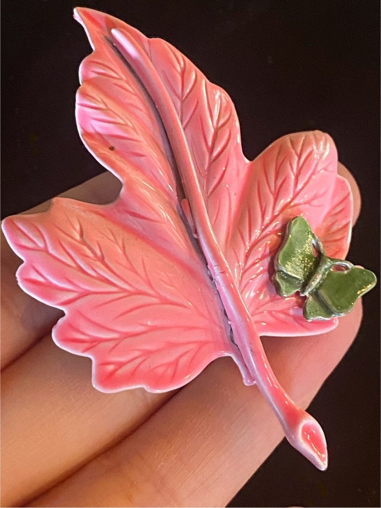 VTG ~ 1950s Pink Leaf Brooch w/ Green Butterfly Accent Enamel Look Nature Pin 3”