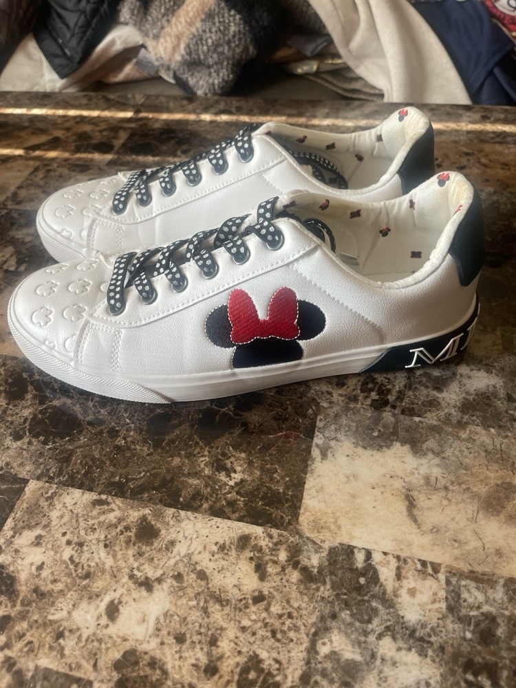 Disney GroundUp Minnie Mouse Women’s White Low Top Court Tennis Shoes Size 8