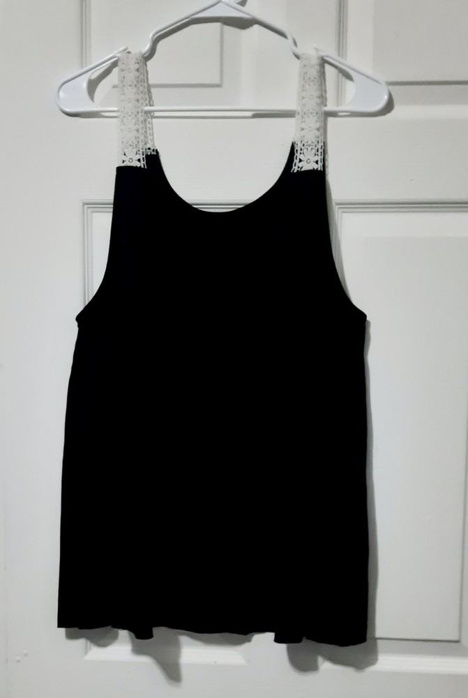 Women's Black Scoop Neck Sleeveless Pullover Tank Top Lace Accents Regular