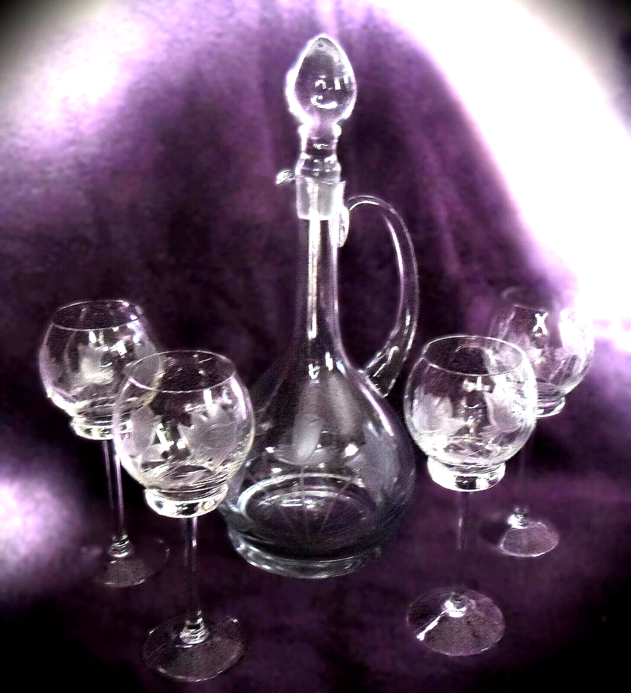 Vintage Blown Clear Cut Crystal Decanter Set with 4 Wine Glasses Daffodils 18
