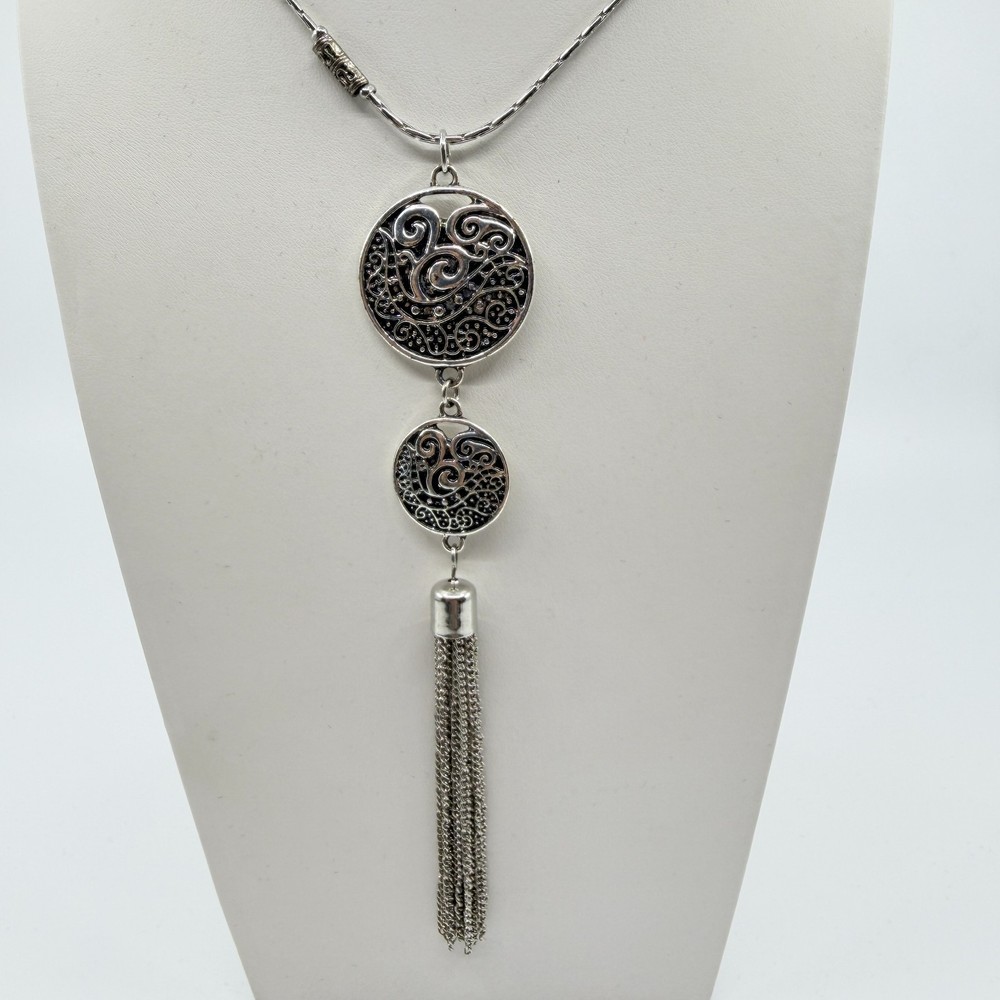 Vintage Boho Silver Tone Filigree Medallion Long Tassel Pendant Necklace Y2K 90s