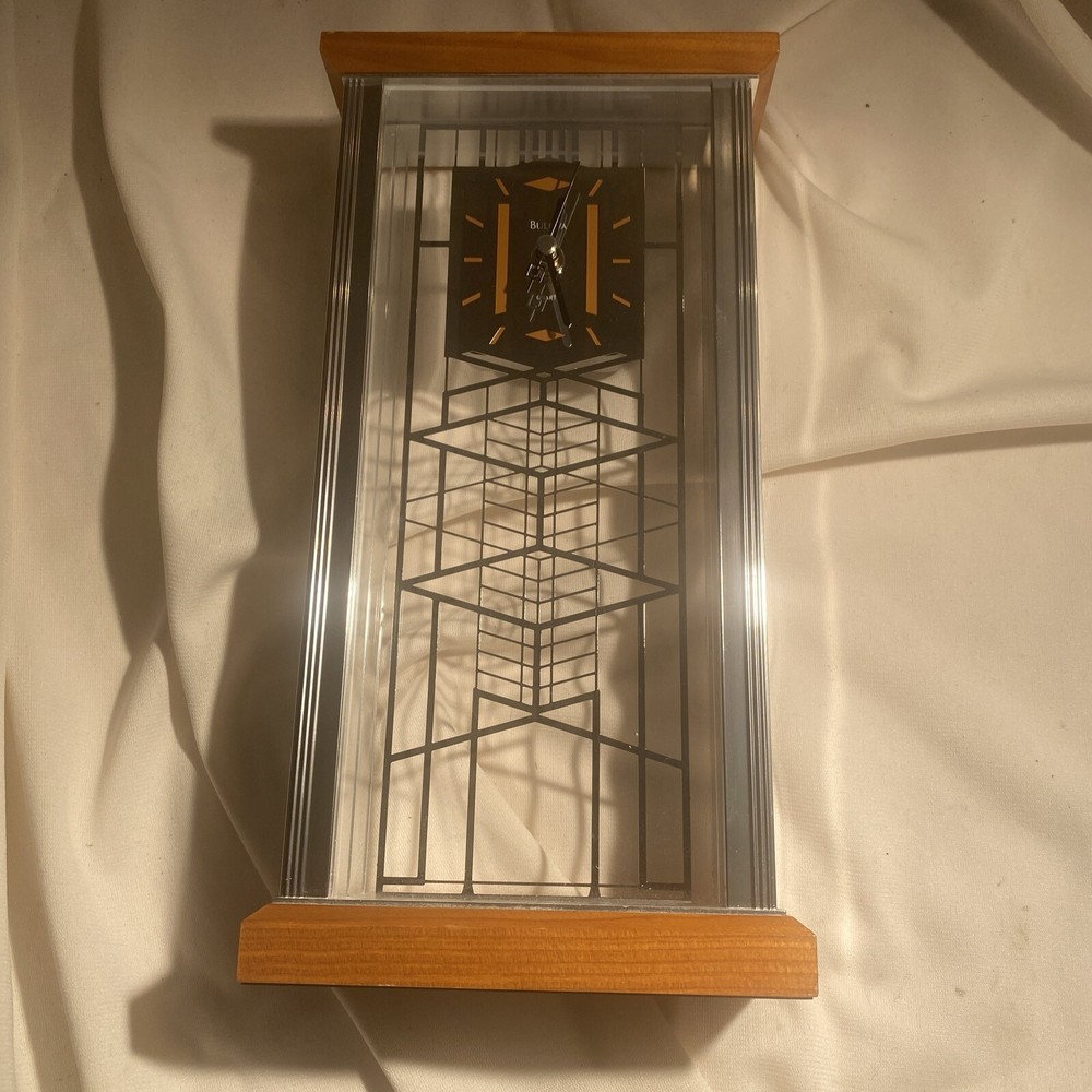 BULOVA / YOUNG TOWN Quartz Tower Table Shelf Mantel Clock
