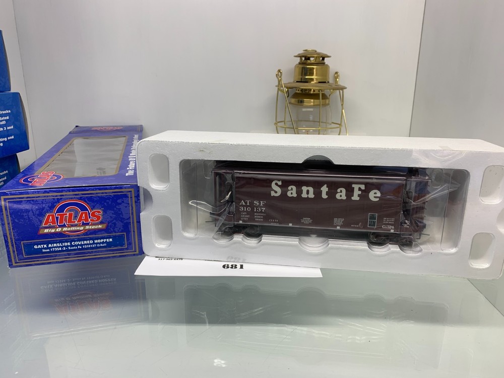 681 Atlas GATX Air slide Covered Hopper Santa Fe ATSF Plastic O Scale 2 Rail