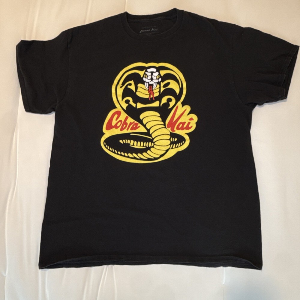 Bioworld Men's Black Cobra Kai Graphic Cotton T-Shirt Short Sleeve Size L