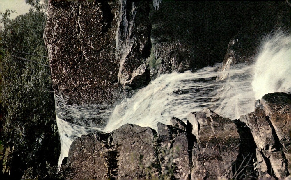 1964 Avalanche Falls Franconia Notch NH Flume Gorge Nature Chrome Postcard